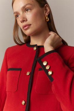 Пиджак в стиле Шанель красный