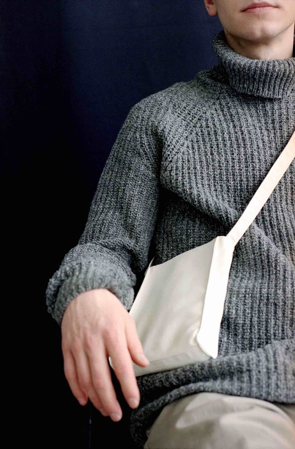 Купить Сумка Kazyrnaya Мини-тоут Arc белая Сумка Kazyrnaya Мини-тоут Arc белая