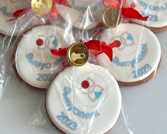 Пряники с фото выпускнику в университет или школу