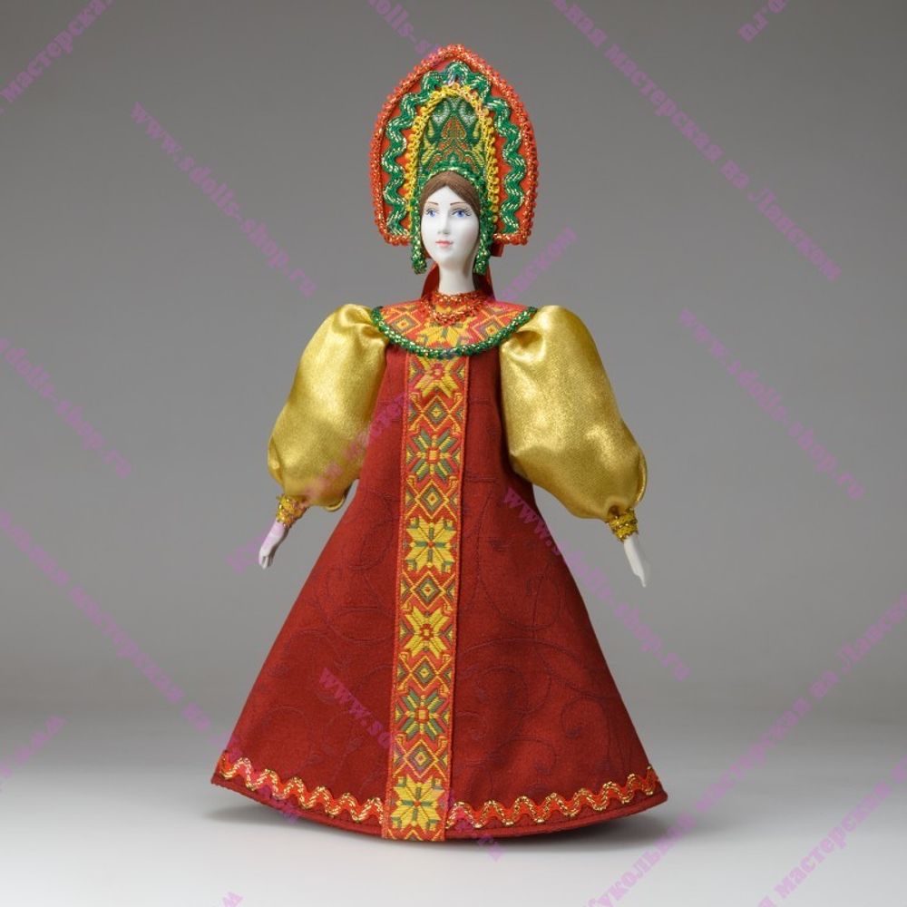 Сувенирная кукла в крестьянском наряде с прямым кокошником