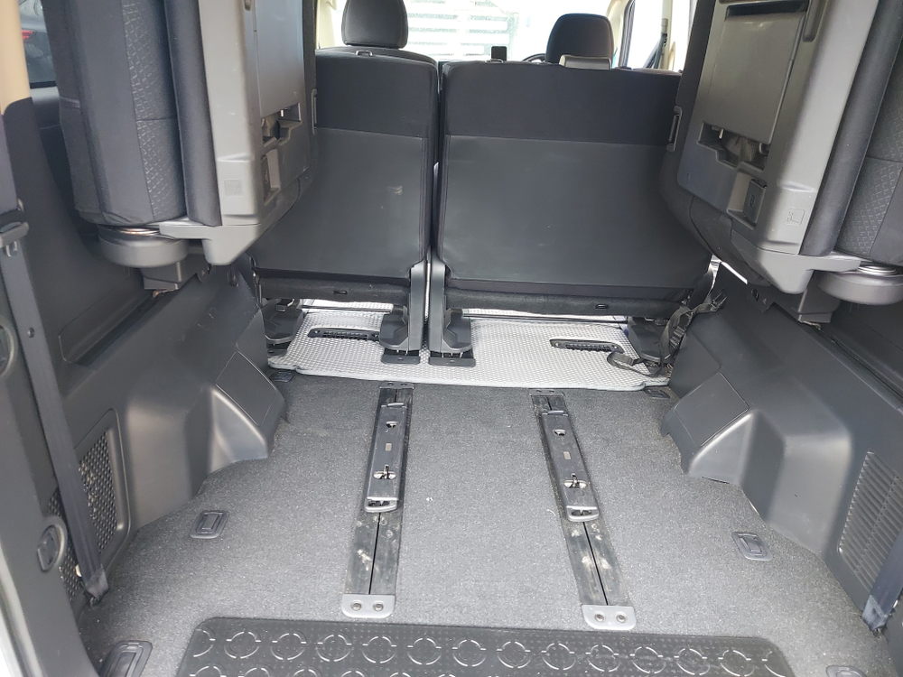 Автоковрики для Mitsubishi Delica D5, ПРАВЫЙ РУЛЬ. Второй ряд ДИВАН. (2007-2019)