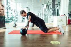 Мяч тренировочный (медицинбол) с хватами, 9 кг