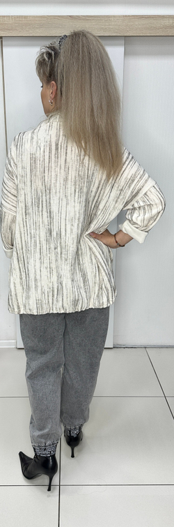 Светлый нарядный блузон-туника с галстуком