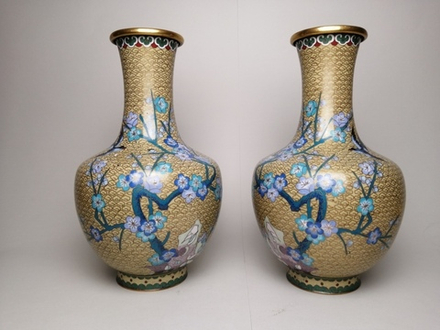 Парные вазы с цветами. Клуазоне