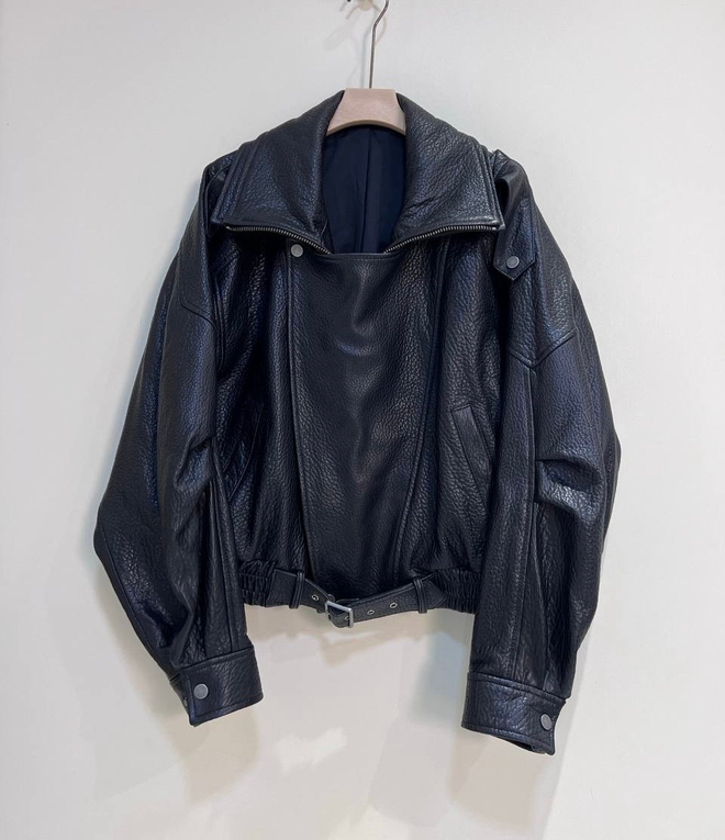 Кожаная куртка - бомбер с двойным воротником из кожи «джумбо»