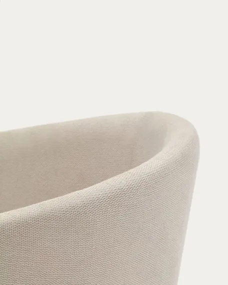Мягкий стул с подлокотниками Harlan бежевый шенилл | La Forma | Испания