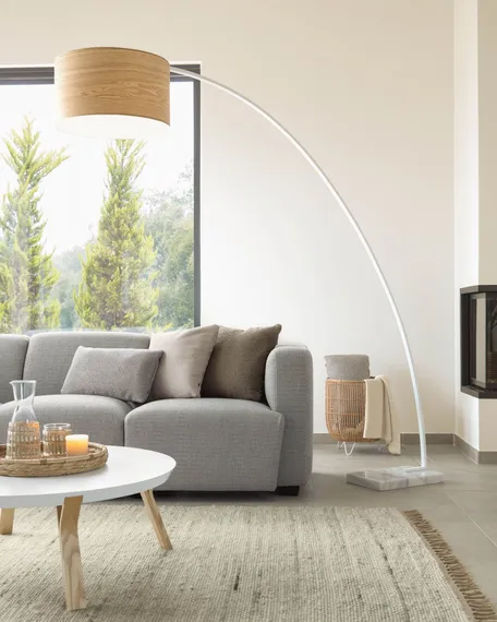 Торшер Juhe 210 см с отделкой из ясеня и мрамора | La Forma | Испания | Купить в Hallberg.ru