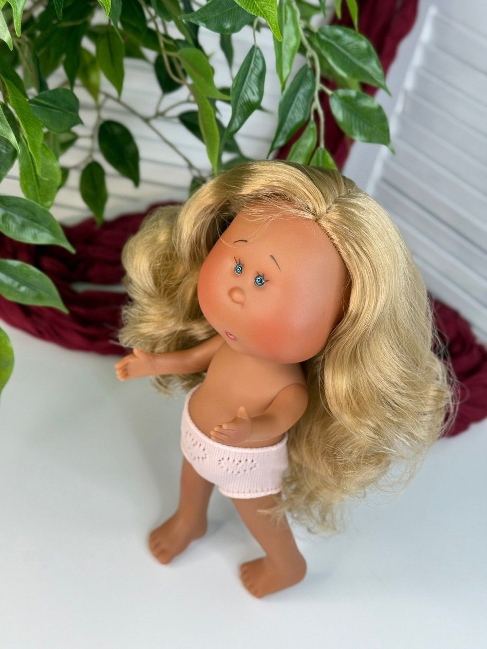 Кукла Nines виниловая 30см MIA LATINA без одежды (3000WL9)