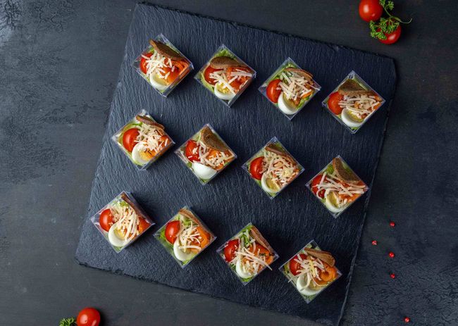 Веррин с салатом &quot;Цезарь&quot; с лососем, 12 шт.