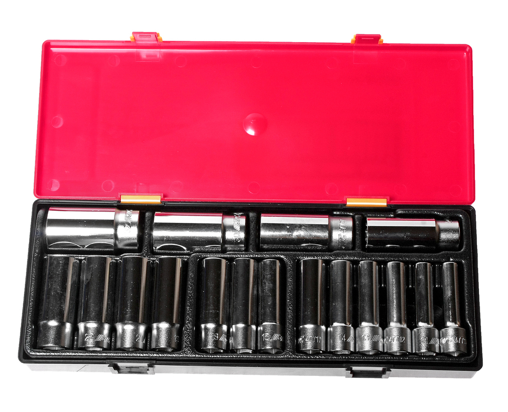 Набор головок торцевых 1/2" 12-ти гранных 10-32мм глубоких 17 предметов в кейсе JTC