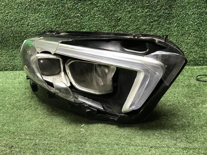 Битая Фара правая Mercedes A W177 (2018-2022) LED