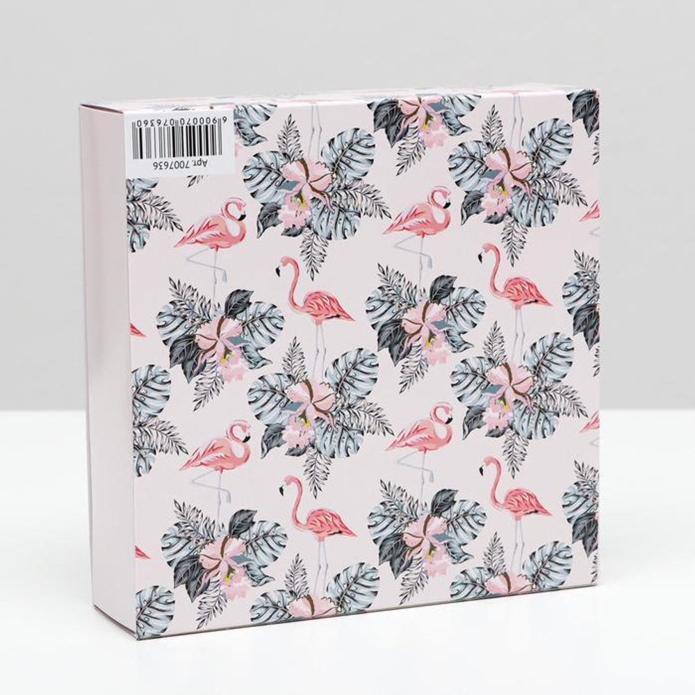 Коробка для 9 конфет с обечайкой "Фламинго" с окном 13,8 х 13,8 х 3,8 см
