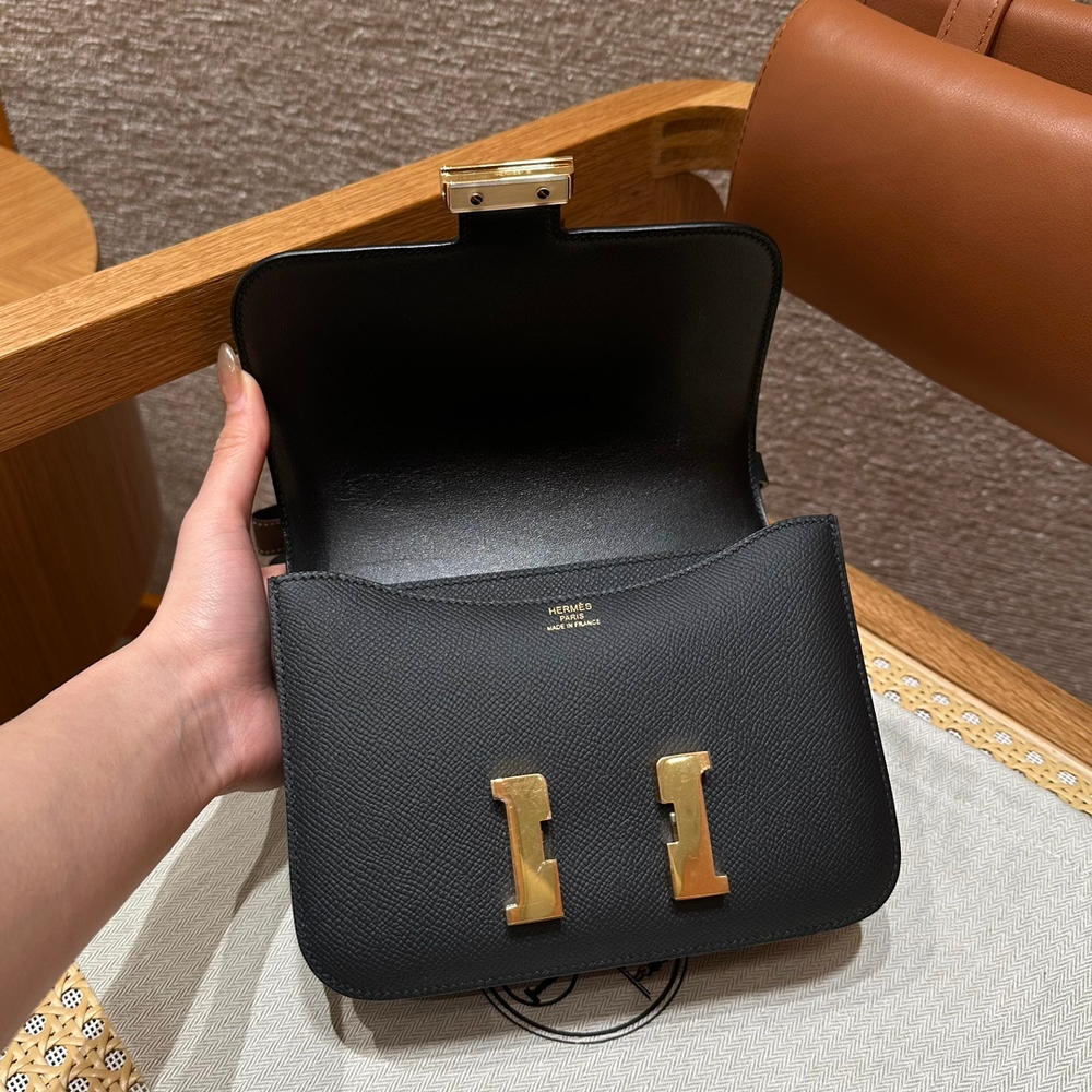 Hermes Constance 18
