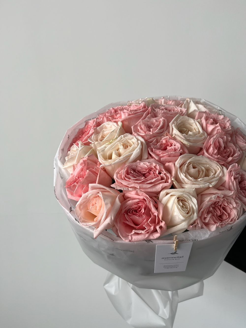 Букет из одноголовой пионовидной розы 25 шт