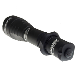 Тактический фонарь Armytek Predator V3 XP-E2 (зелёный свет) — прочный корпус из авиационного алюминия с анодированным покрытием, защищающим от износа.