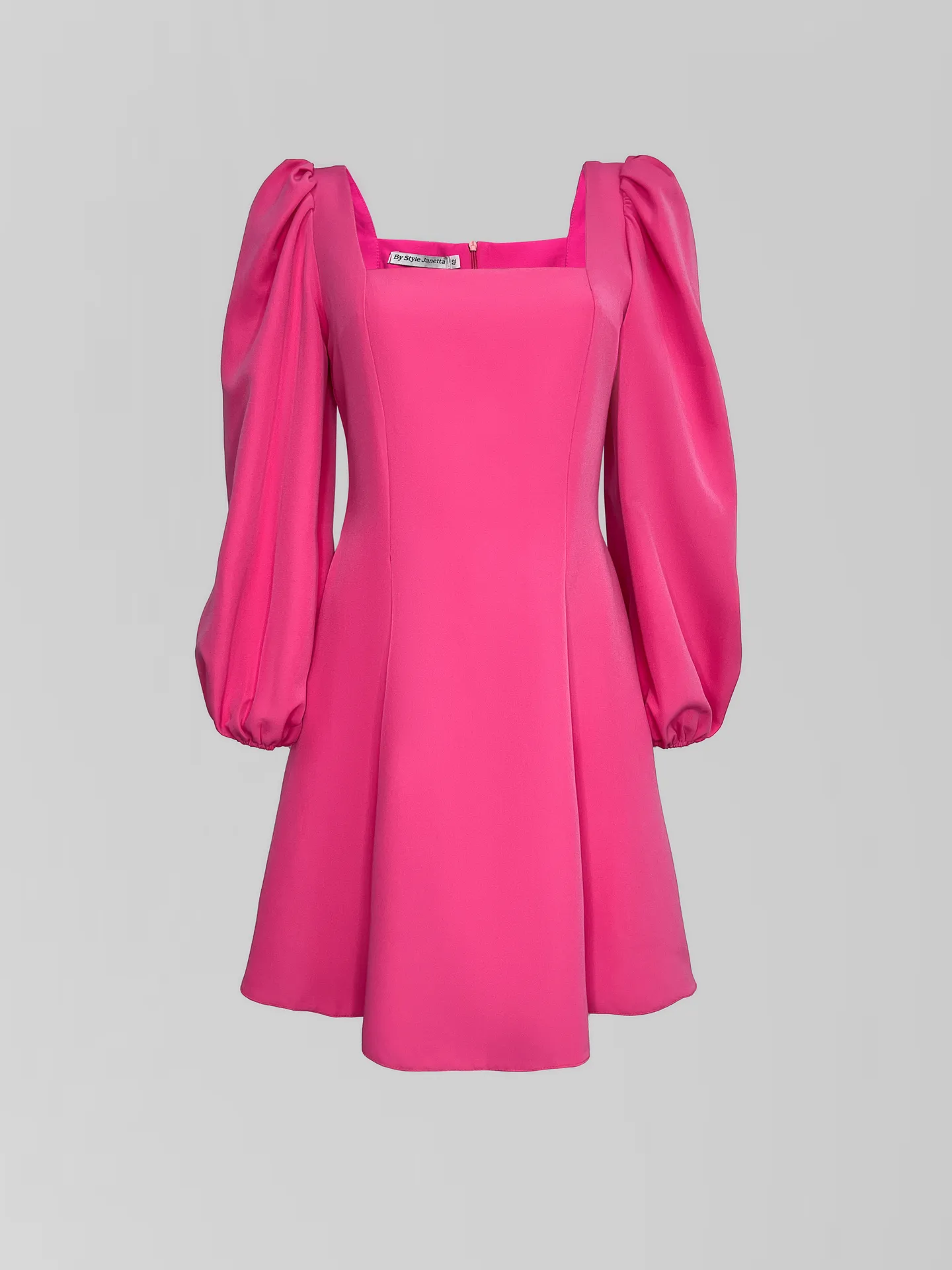 Платье By Style Janetta с квадратным вырезом и пышными рукавами