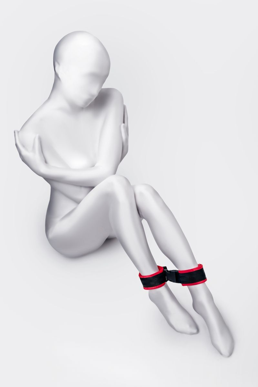 Красно-черные велюровые оковы Anonymo (Цвет: красный с черным)