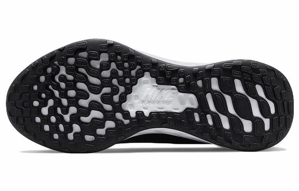 Кроссовки Nike Revolution 6
