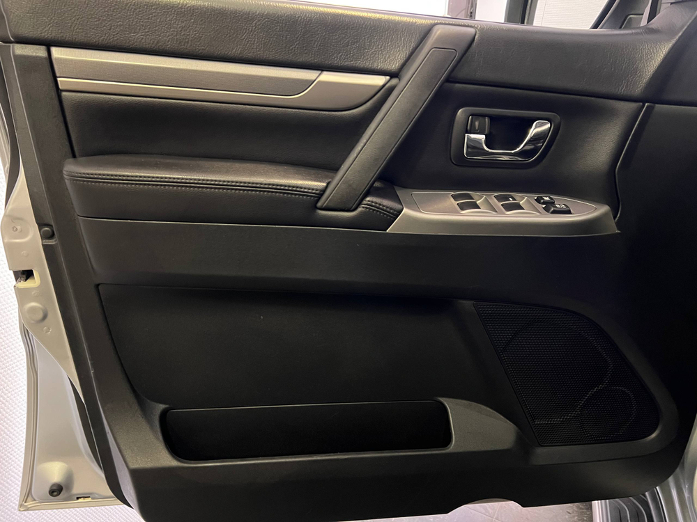 Mitsubishi Pajero, 2012 год