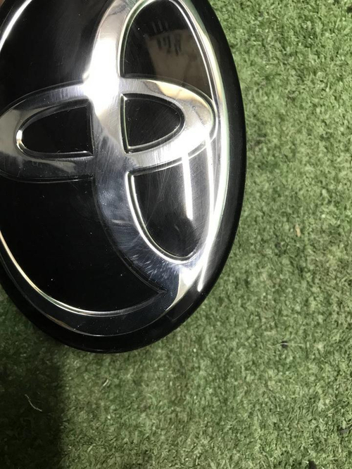 Эмблема Toyota Highlander 3 U50 (2016-2019)