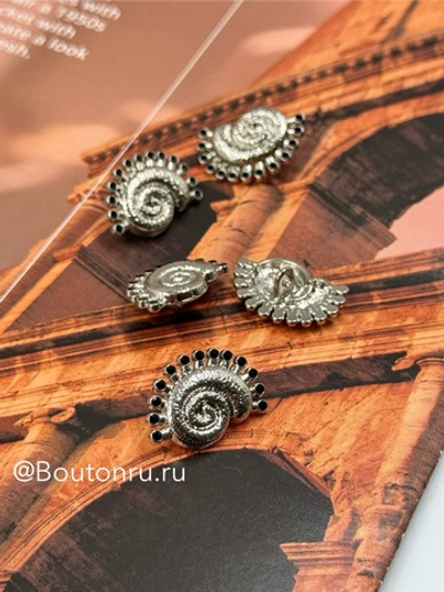 Пуговицы серебристые ракушка с черной эмалью Скиапар.