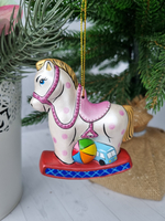 Лошадка с игрушками ёлочная игрушка из фарфора