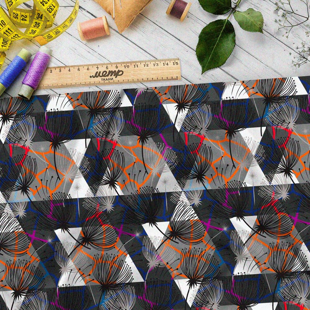 Ткань сатин чёрно-белая графическая абстракция с кислотным узором
