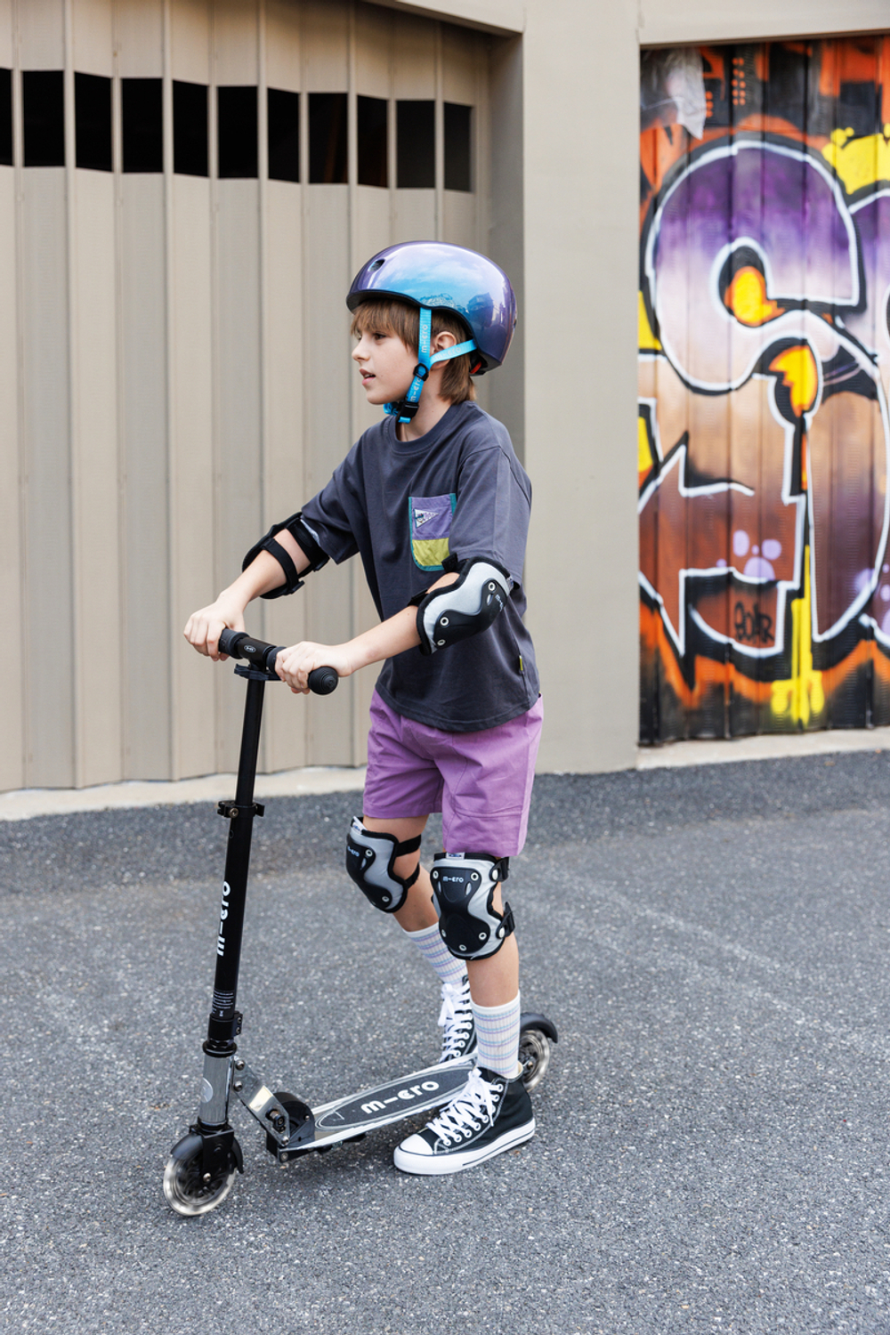 Самокат Micro Sprite LED, серебристый хром