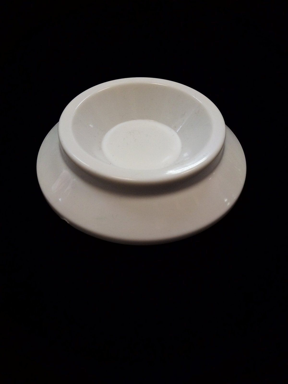 Упор под шпиль виолончели пластик белый (комплект - 2 шт.)