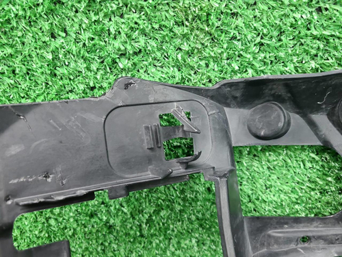 Кронштейн ПТФ левый BMW 5er G30 (17-20) M-paket