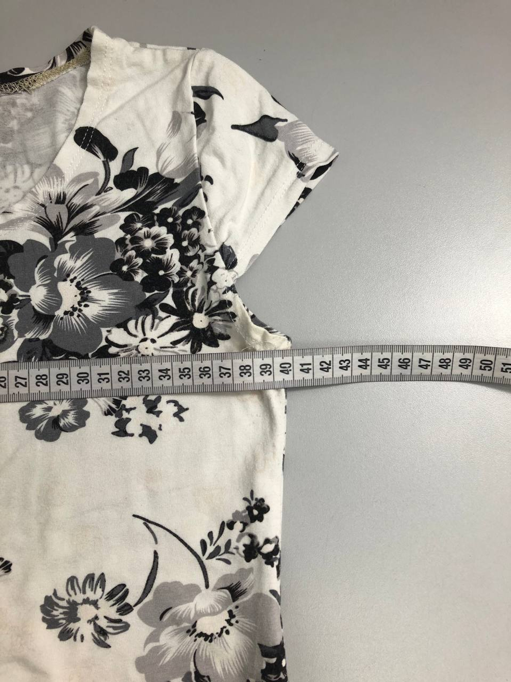 Футболка с цветами 44-46 размер