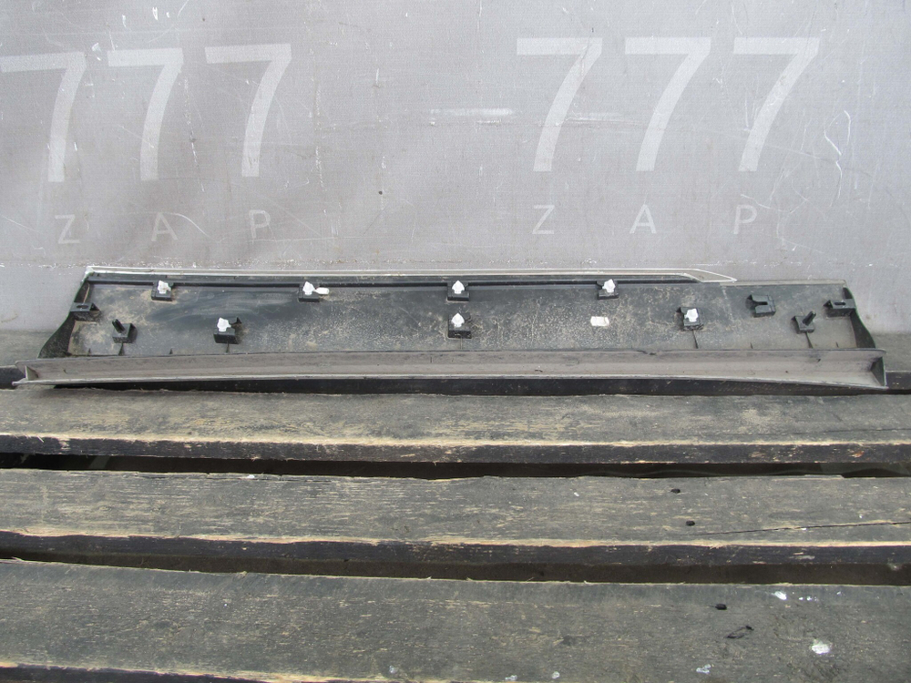 Накладка передний двери  левая Volkswagen Tiguan 2 16-нв Б/У Оригинал 5NA854939N