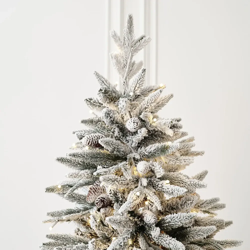 Заснеженная елка с гирляндой встроенной «ile Grande» (Литая+пвх) 180 см / 1,8 м