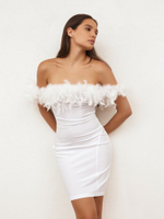 Платье с крупными перьями