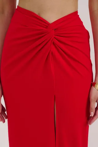 Юбка из вискозы с перекрутом красного цвета