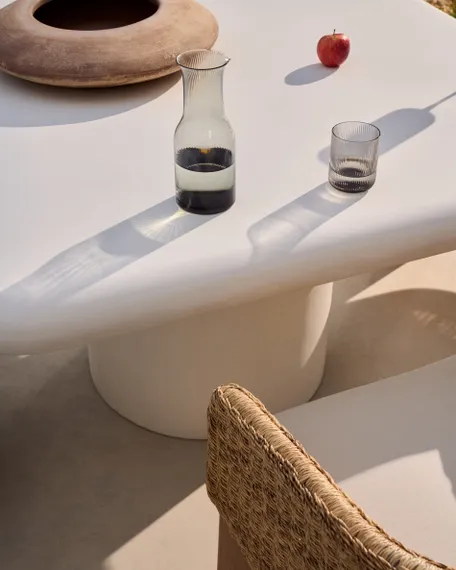 Уличный стол Addaia цемент, белый 135 x 135 см