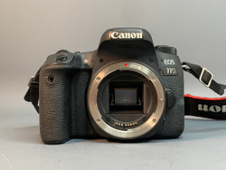 Canon EOS 77D Body