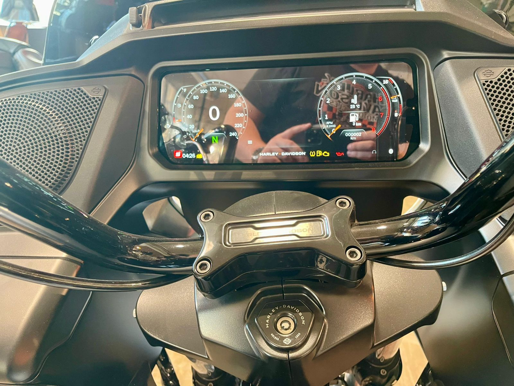 Harley-Davidson ROAD GLIDE 2024 (Atlas Silver / Black Trim) с НДС