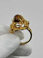 Кольцо с коричневым кабошоном