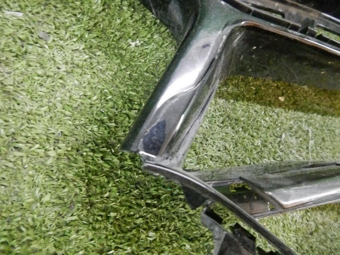 Решетка переднего бампера левая Lamborghini Urus (2017-2022)