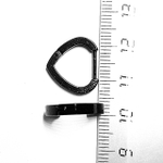 Серьги - кольца Сердечки  для пирсинга ушей из медицинской стали. Черные. 1 пара