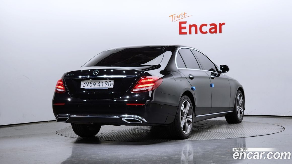 Mercedes-Benz E-Class W213 E220d Avangarde (10.2019)