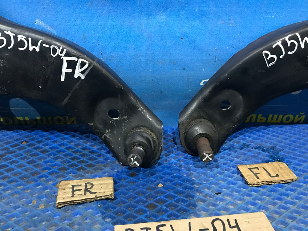 Рычаг передний левый MAZDA FAMILIA 1999