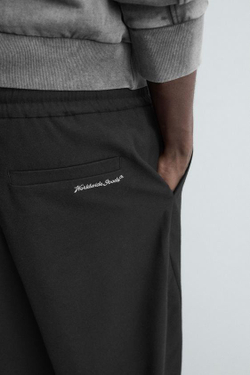 ZARA БРЮКИ RELAXED FIT ИЗ РЕЛЬЕФНОЙ ТКАНИ, ЧЕРНЫЙ