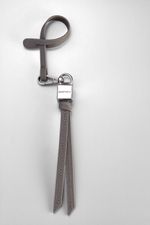 БРЕЛОК CHARM 01 EPSOM GREY