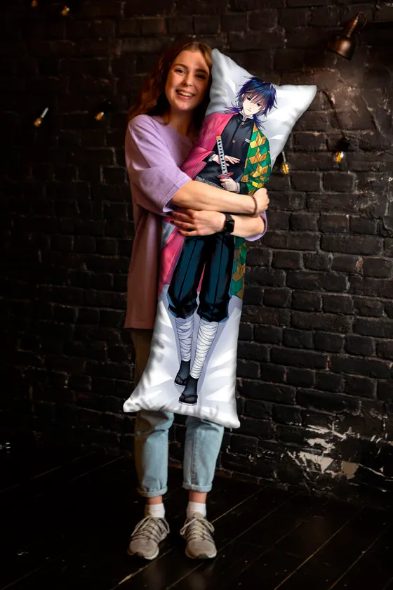 Дакимакура Гию Томиока