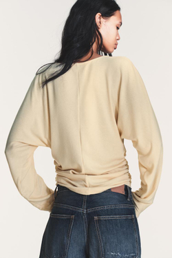 ZARA ФУТБОЛКА С ДРАПИРОВКОЙ, ЦВЕТ СЛИВОЧНОГО МАСЛА