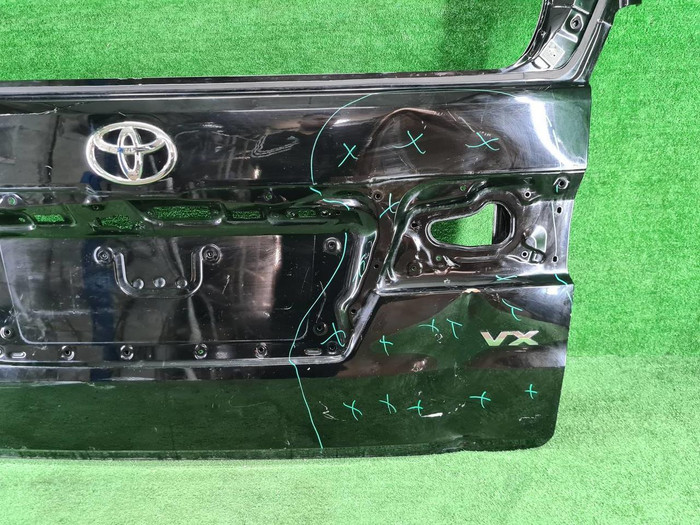 Крышка багажника Toyota Hiace Н300 (2019-н.в.)