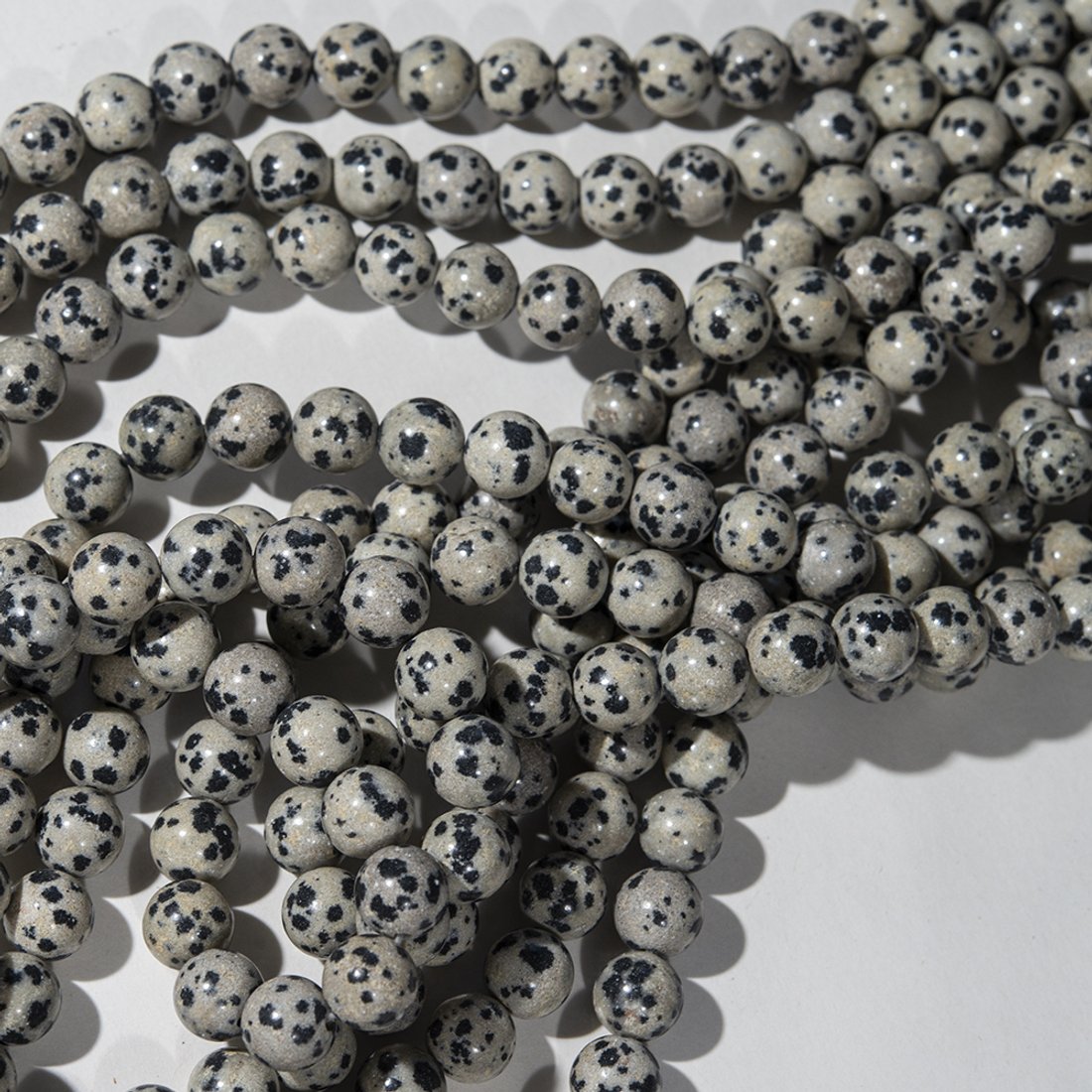 Аплит натуральный (Яшма далматин), 6,5мм, шар