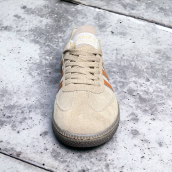 Adidas Spezial • Bone
